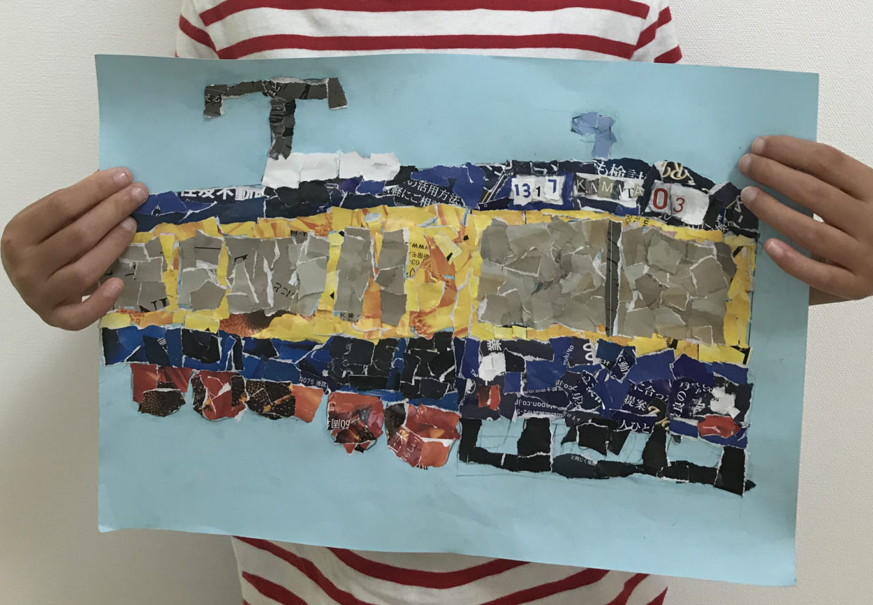 夏休みの自由研究で作った電車のちぎり絵、小学1年生