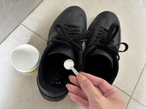グランズレメディをスプーン一杯振りかけるだけで消臭できる