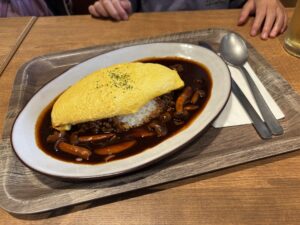 カワスイこもれびカフェのオムライス